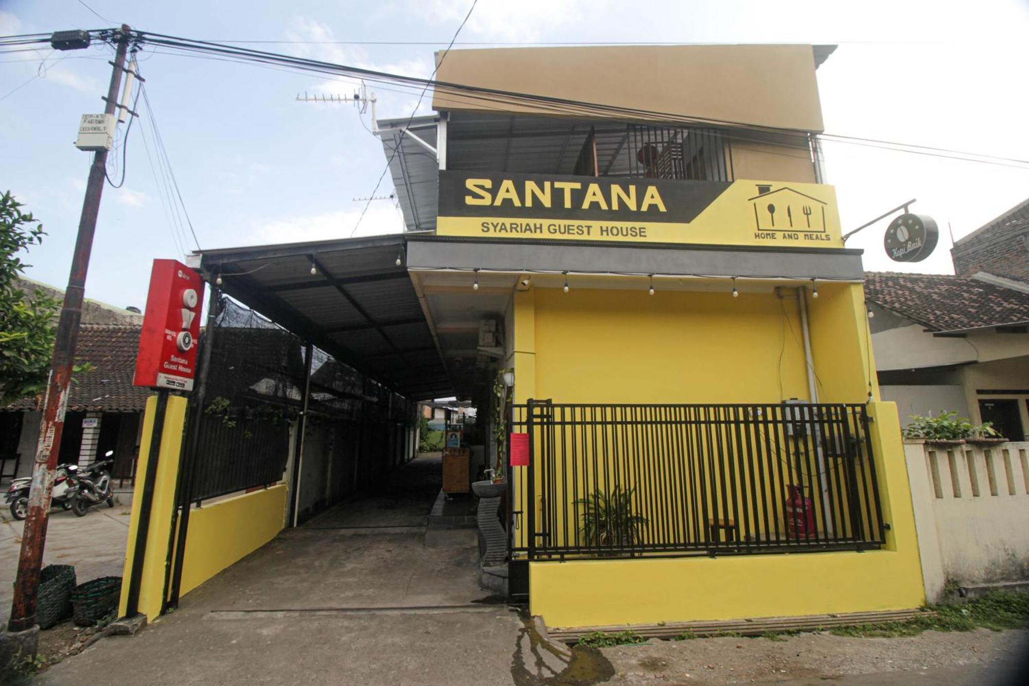 Super Oyo Capital O 2258 Santana Syariah Guest House Kartosuro Exterior photo